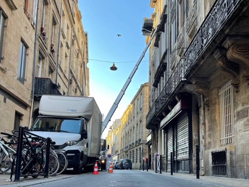 Location urgente monte meubles / monte charge à Bordeaux