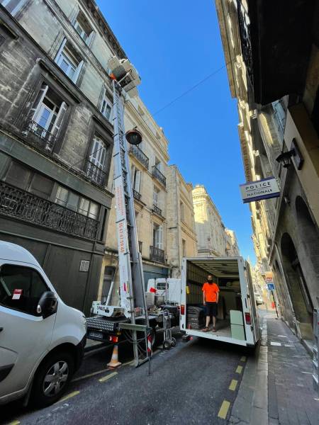 Déménager sans ascenseur à Bordeaux centre