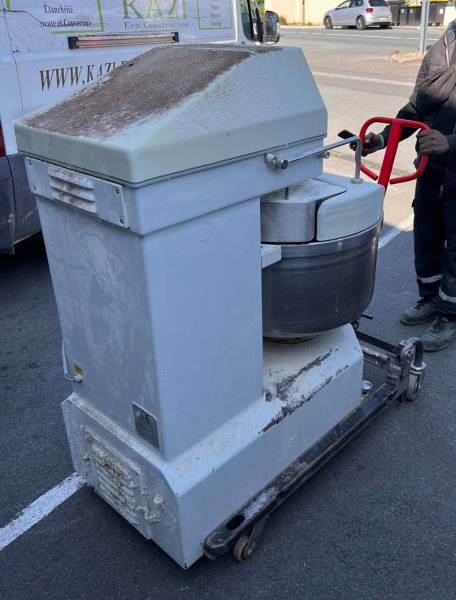 Manutention et déménagement d'équipements professionnels en région bordelaise