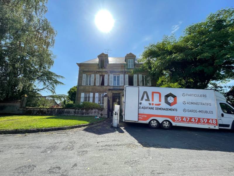 Location de camion avec chauffeur déménageur sur Bordeaux